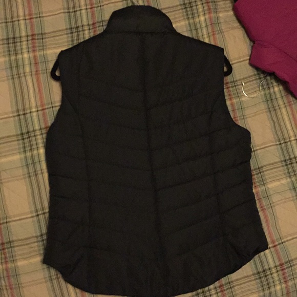 Aeropostale vest - Picture 2 of 3
